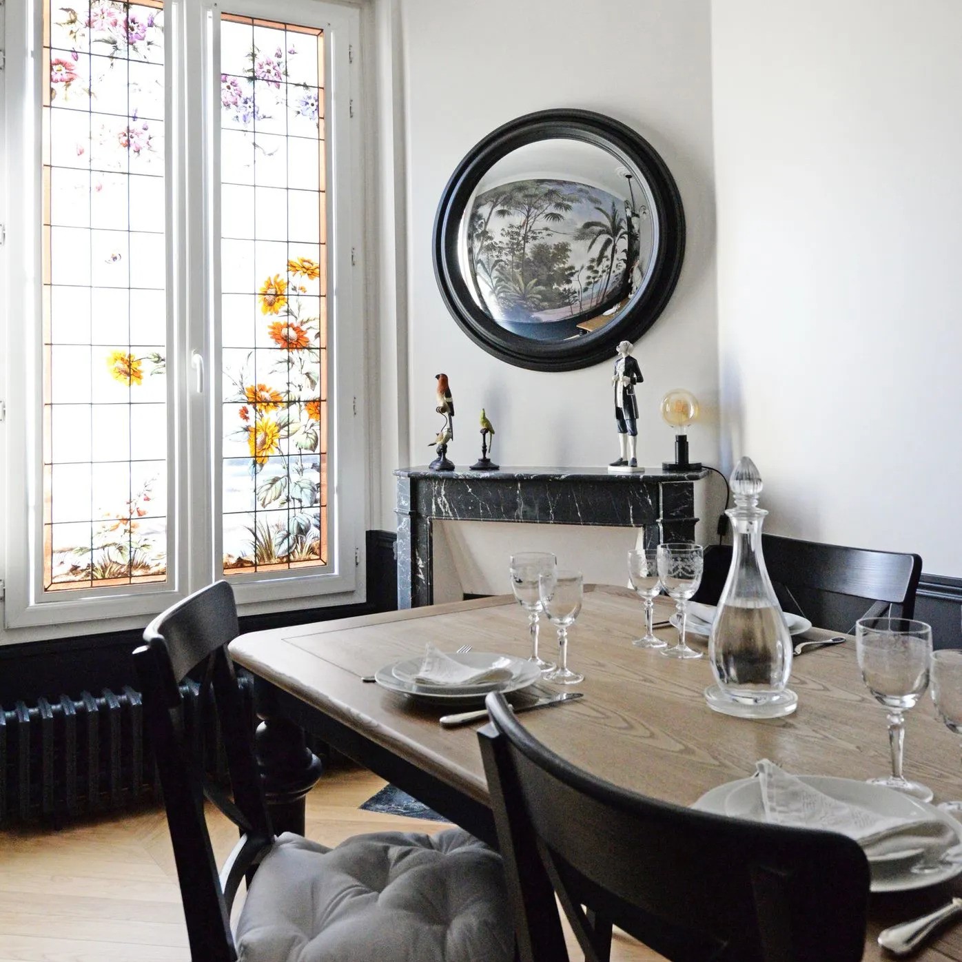 salle à manger dans appartement haussamnnien