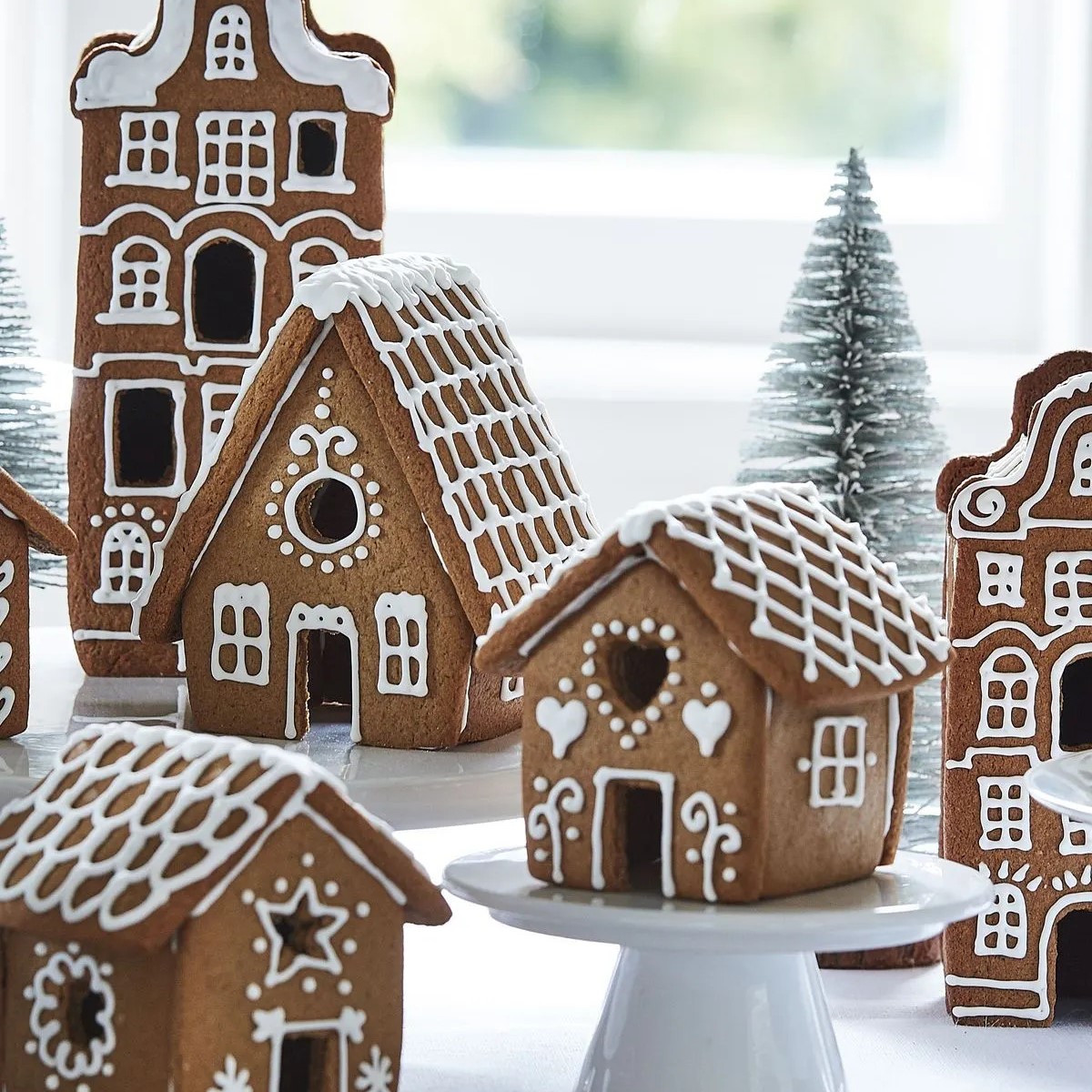 Des maisons en pain d'épice à faire soi-même pour une table de Noël gourmande