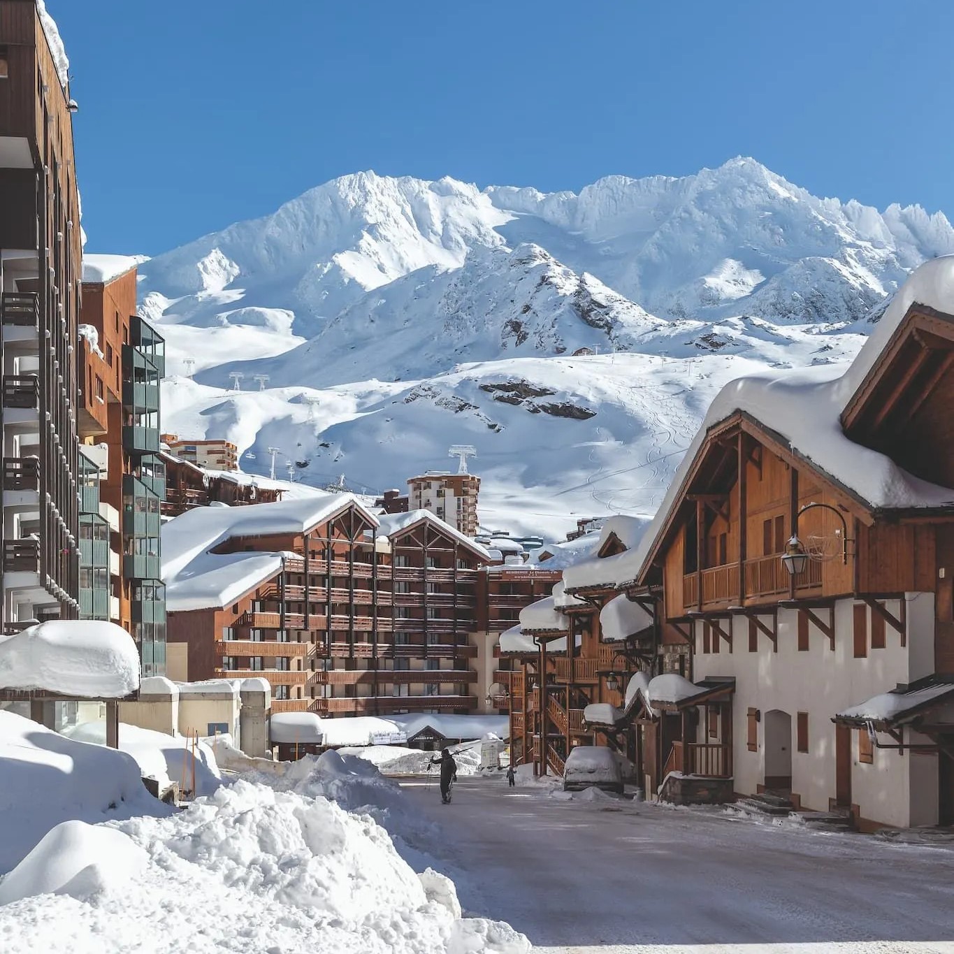 Dans les rues enneigées de Val Thorens