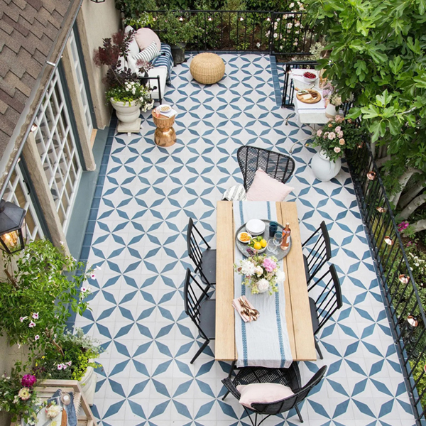 Une terrasse colorée vue de haut