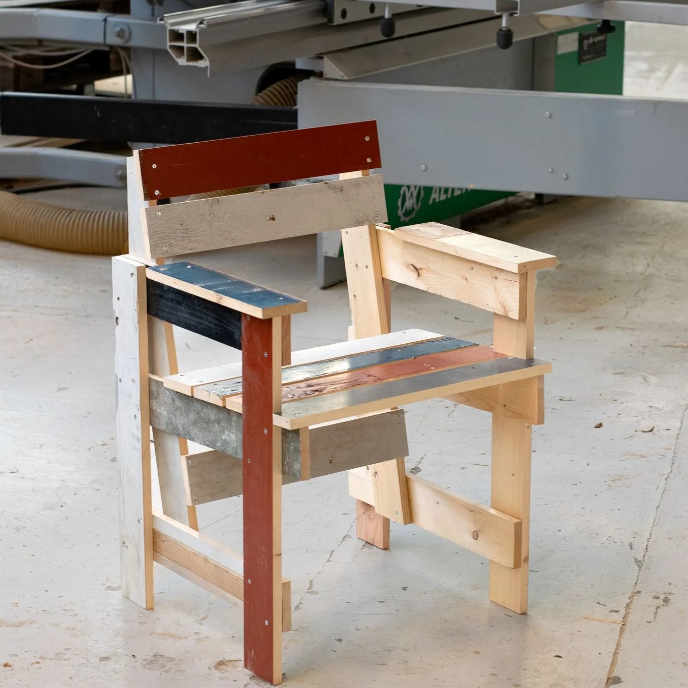 Une chaise imaginée par le designer Piet Hein Eek